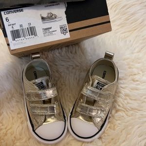 Converse infant Light Gold/White Shoes, Size 6